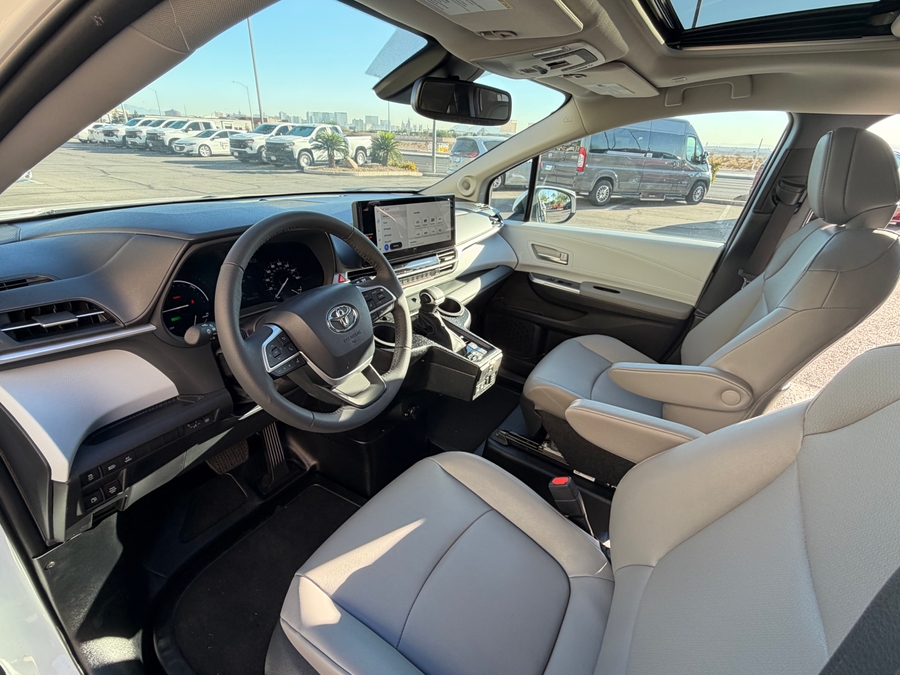 PRE OWNED 2026 Toyota Sienna XLE