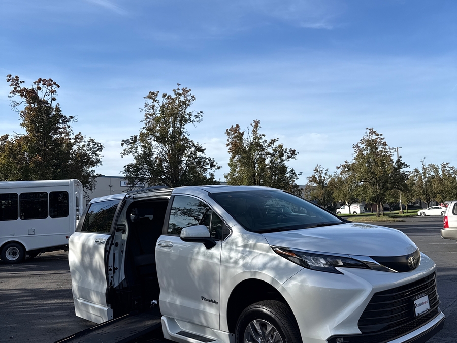 PRE OWNED 2026 Toyota Sienna XLE Add