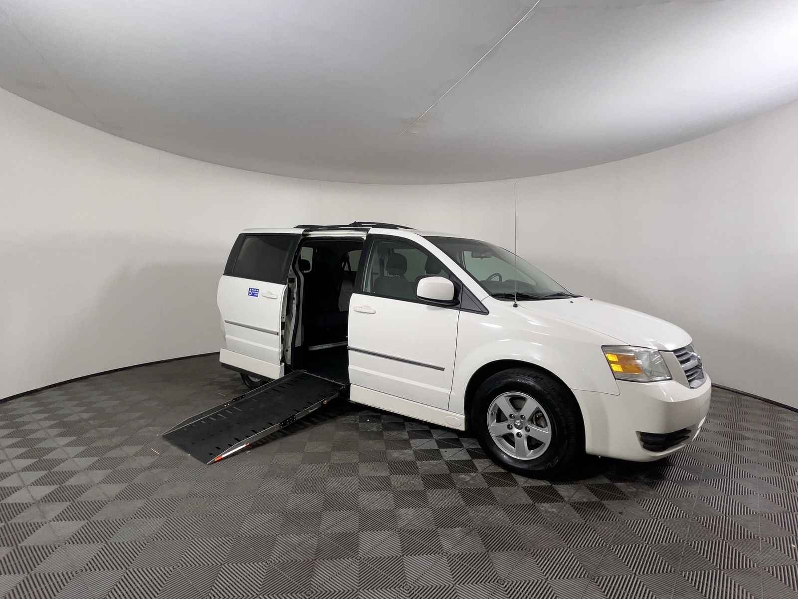 2010 Dodge Grand Caravan's photo