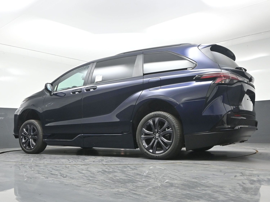 New 2026 Toyota Sienna XSE Sport