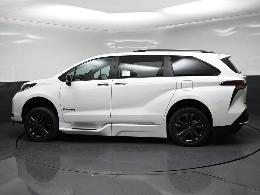 New 2026 Toyota Sienna XSE Sport