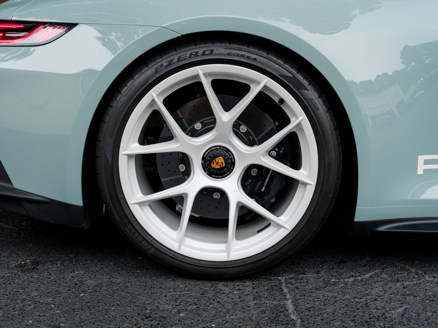 2024 Porsche 911 ST