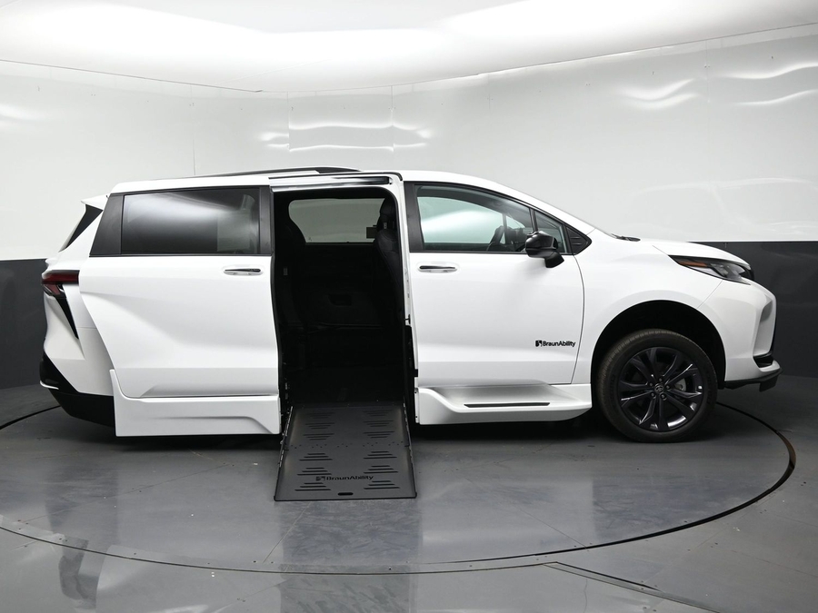 New 2026 Toyota Sienna XSE Sport