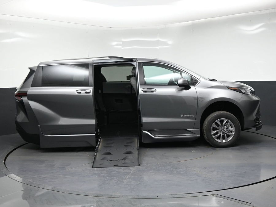 New 2026 Toyota Sienna XLE Add