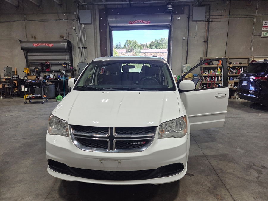 PRE OWNED 2014 Dodge Grand Caravan SXT