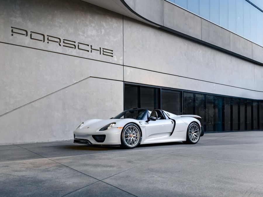 2015 Porsche 918 Spyder