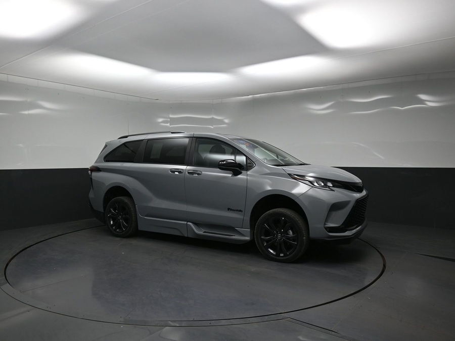 New 2026 Toyota Sienna XSE Sport