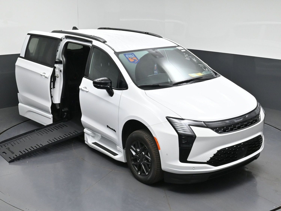 New 2027 Chrysler Pacifica Select Sport