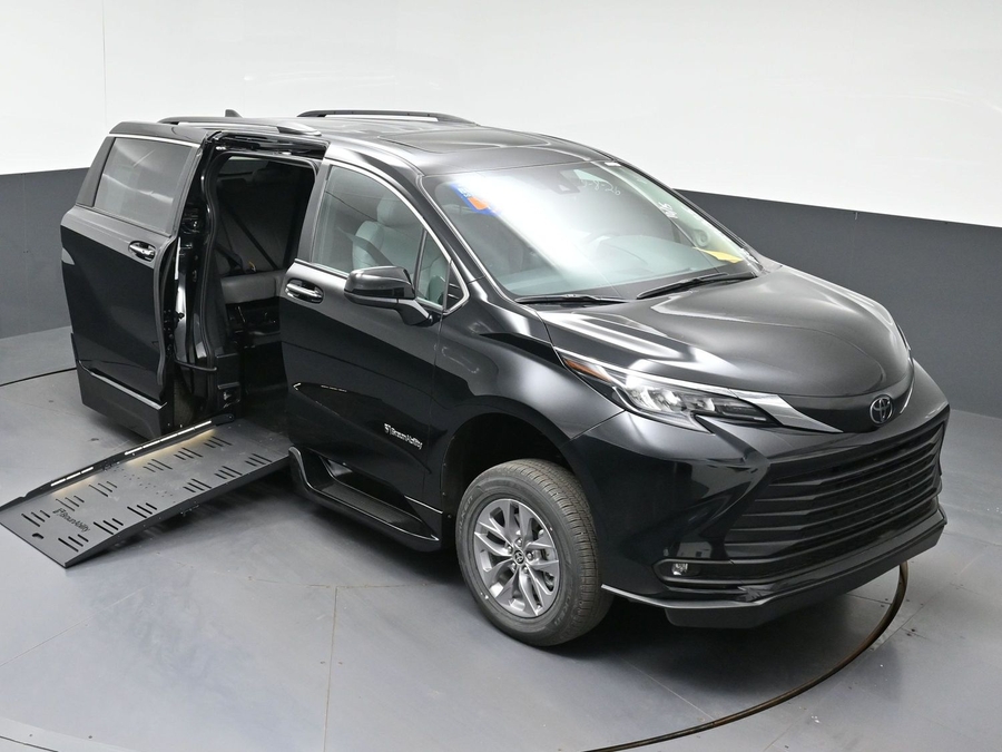 New 2026 Toyota Sienna XLE Add