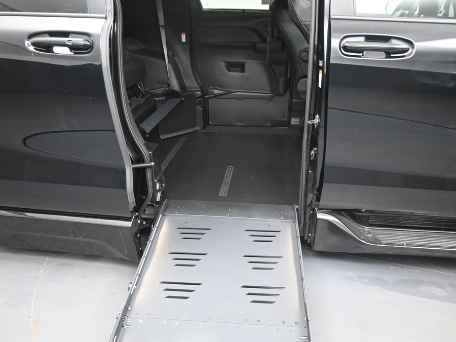 New 2026 Toyota Sienna XSE Sport TS311356