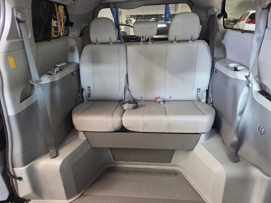 PRE OWNED 2014 Toyota Sienna XLE
