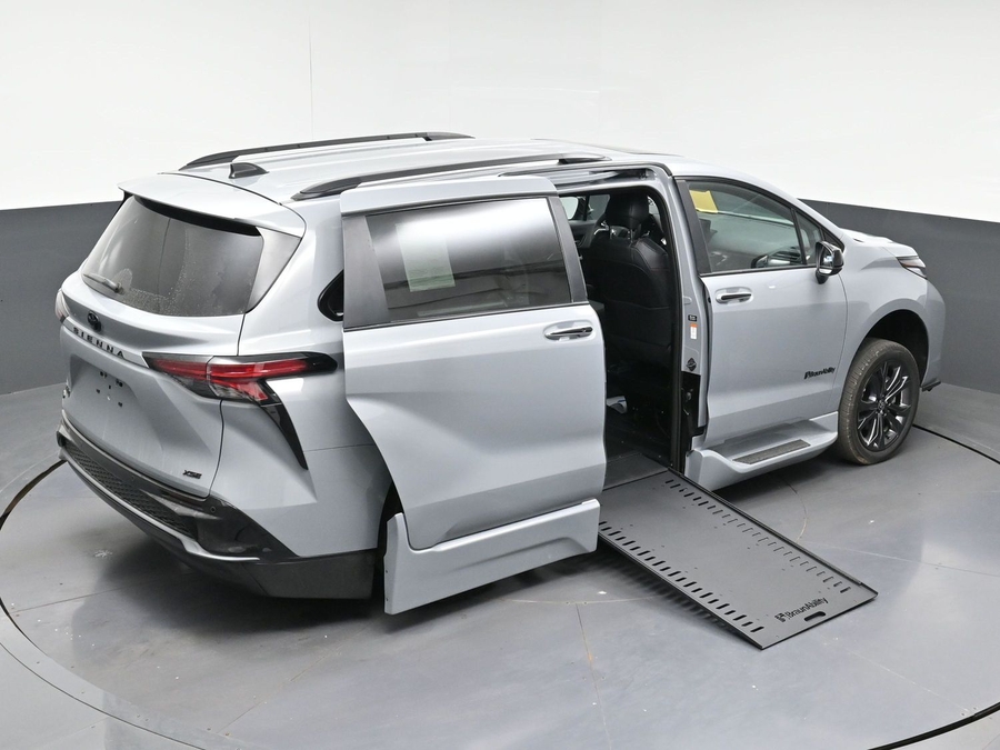 New 2026 Toyota Sienna XSE Sport