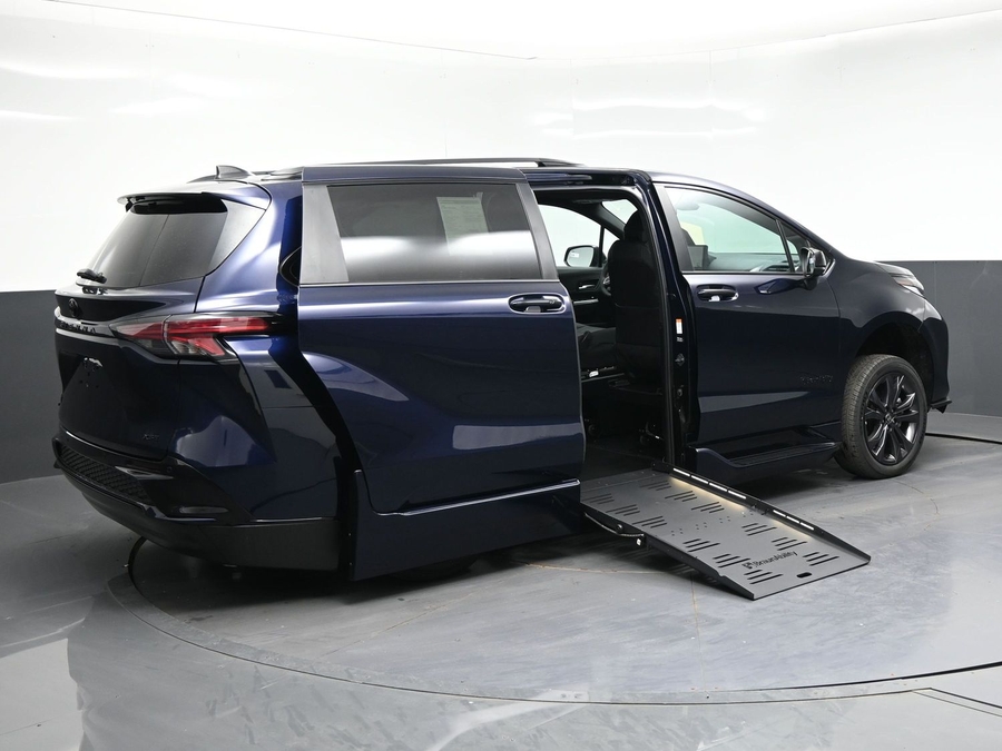 New 2026 Toyota Sienna XSE Sport