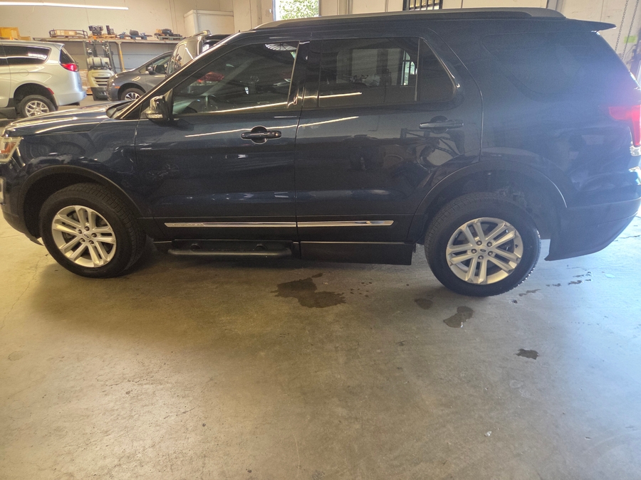 PRE OWNED 2017 Ford Explorer XLT