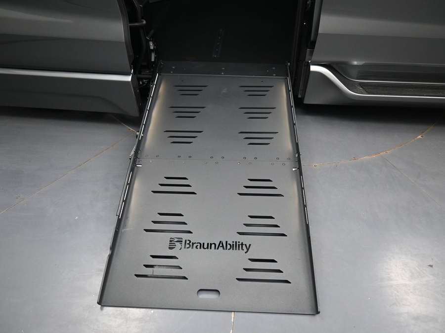 New 2026 Toyota Sienna XLE Base