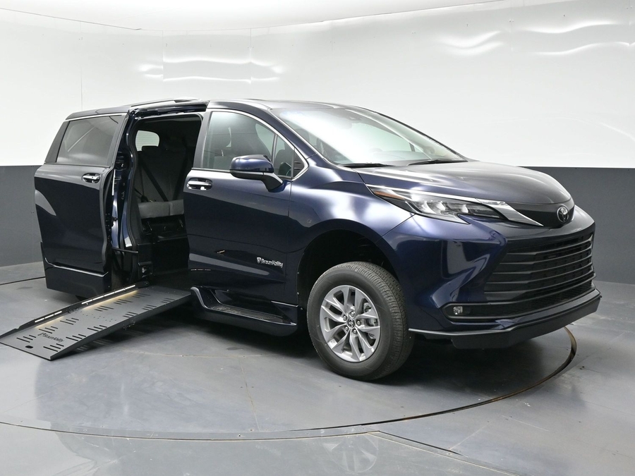 New 2026 Toyota Sienna XLE Add
