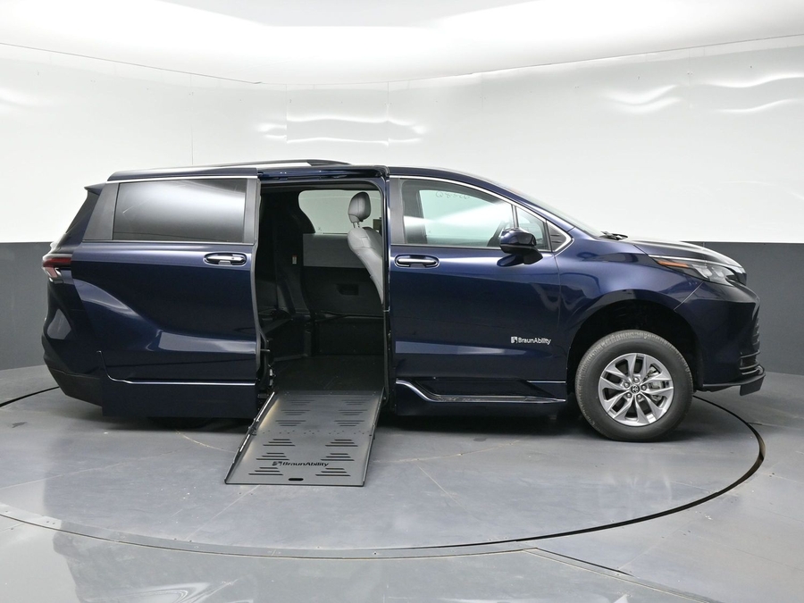 New 2026 Toyota Sienna XLE Add