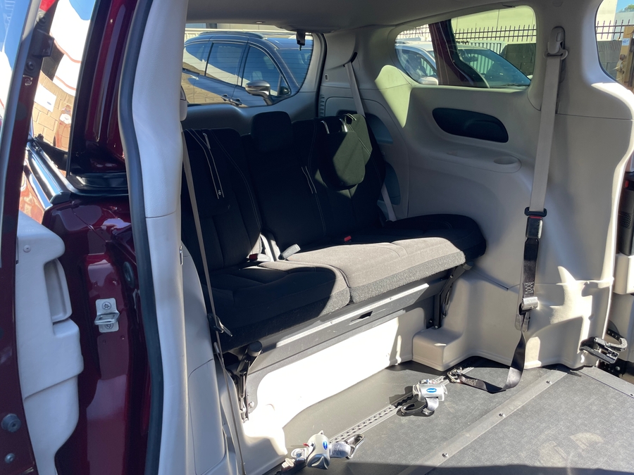 PRE OWNED 2023 Chrysler Voyager LX Base