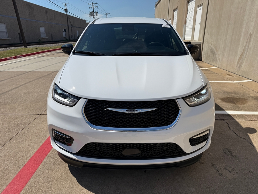 PRE OWNED 2025 Chrysler Pacifica Select Safety