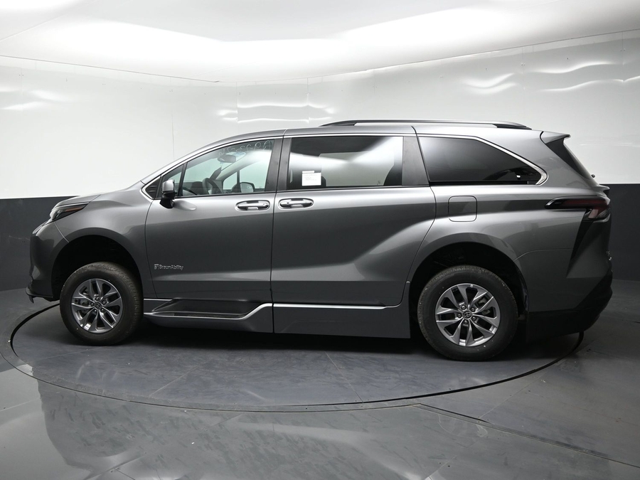 New 2026 Toyota Sienna XLE Add