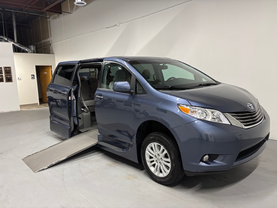 PRE OWNED 2015 Toyota Sienna XLE