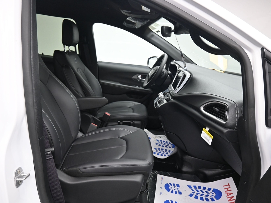 New 2027 Chrysler Pacifica Select Sport
