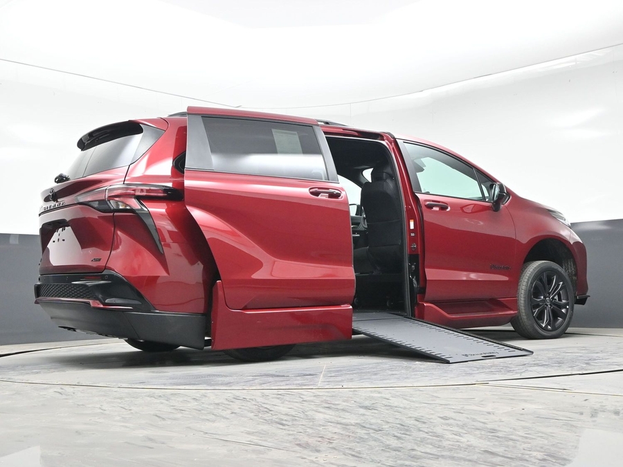 New 2026 Toyota Sienna XSE Sport