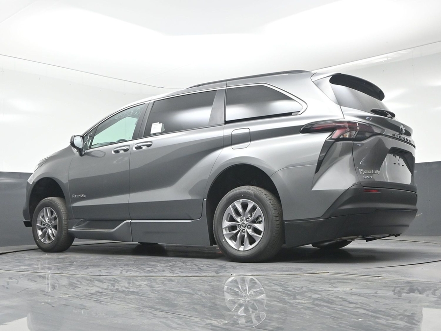 New 2026 Toyota Sienna XLE Add