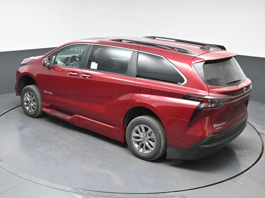 New 2026 Toyota Sienna XLE Add