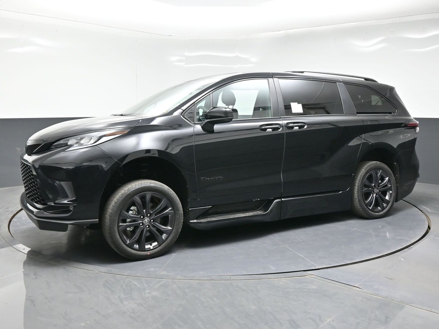 New 2026 Toyota Sienna XSE Sport TS311356