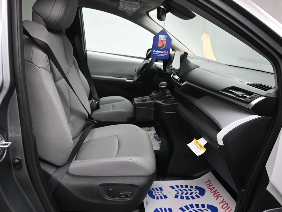 New 2026 Toyota Sienna XLE Base