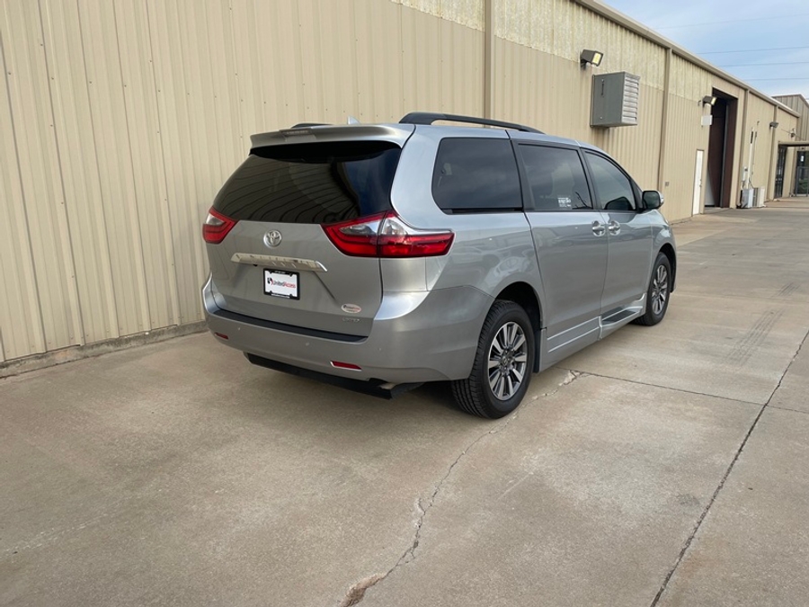 PRE OWNED 2020 Toyota Sienna Limited Premium
