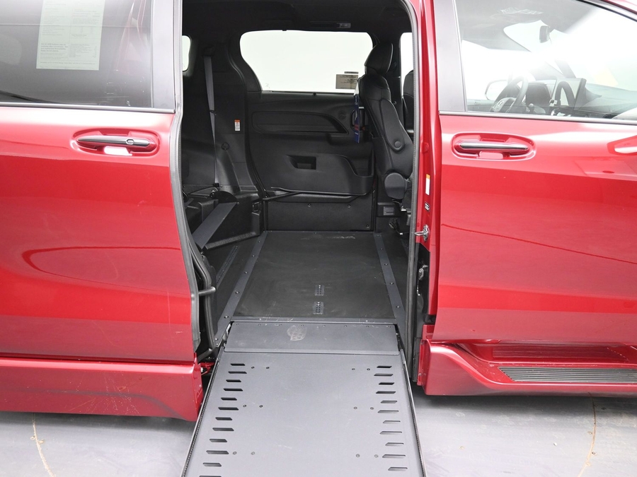 New 2026 Toyota Sienna XSE Sport