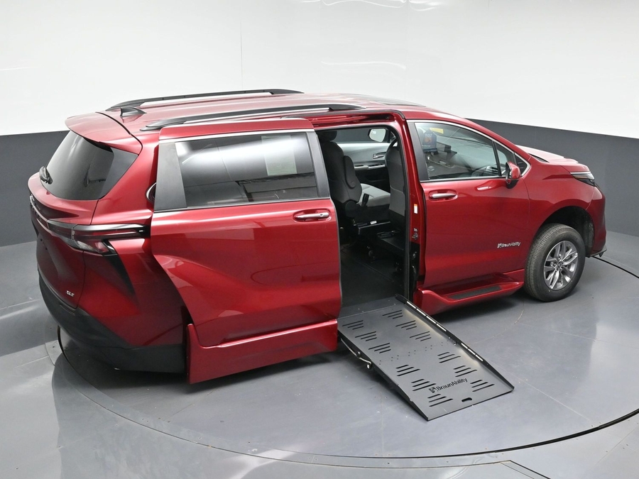 New 2026 Toyota Sienna XLE Add
