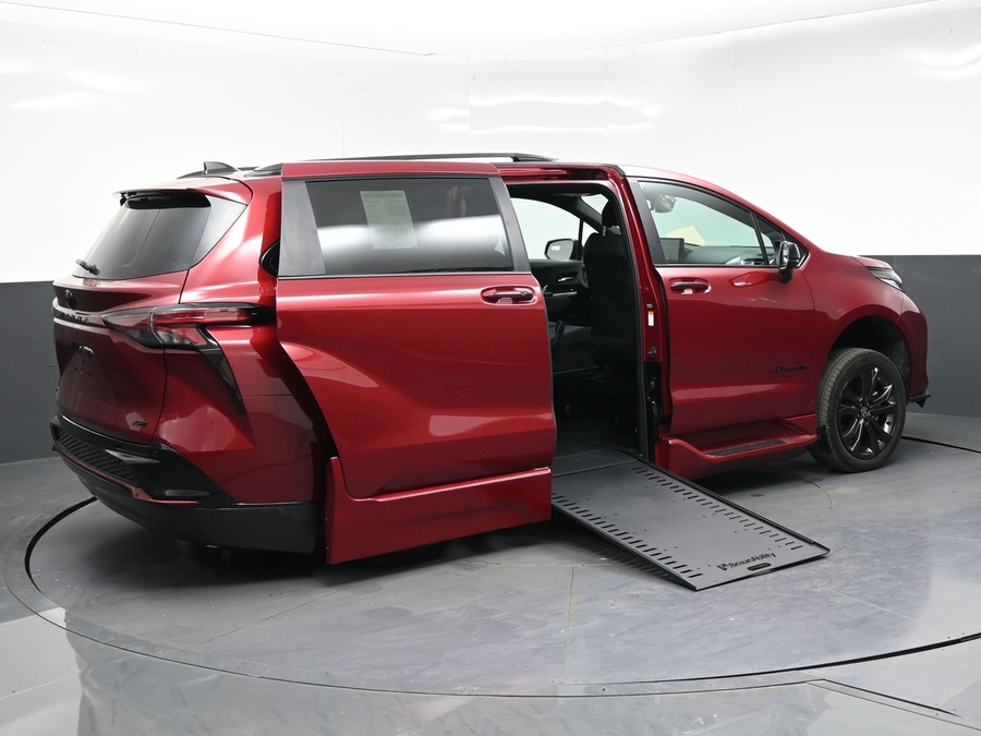 New 2026 Toyota Sienna XSE Sport