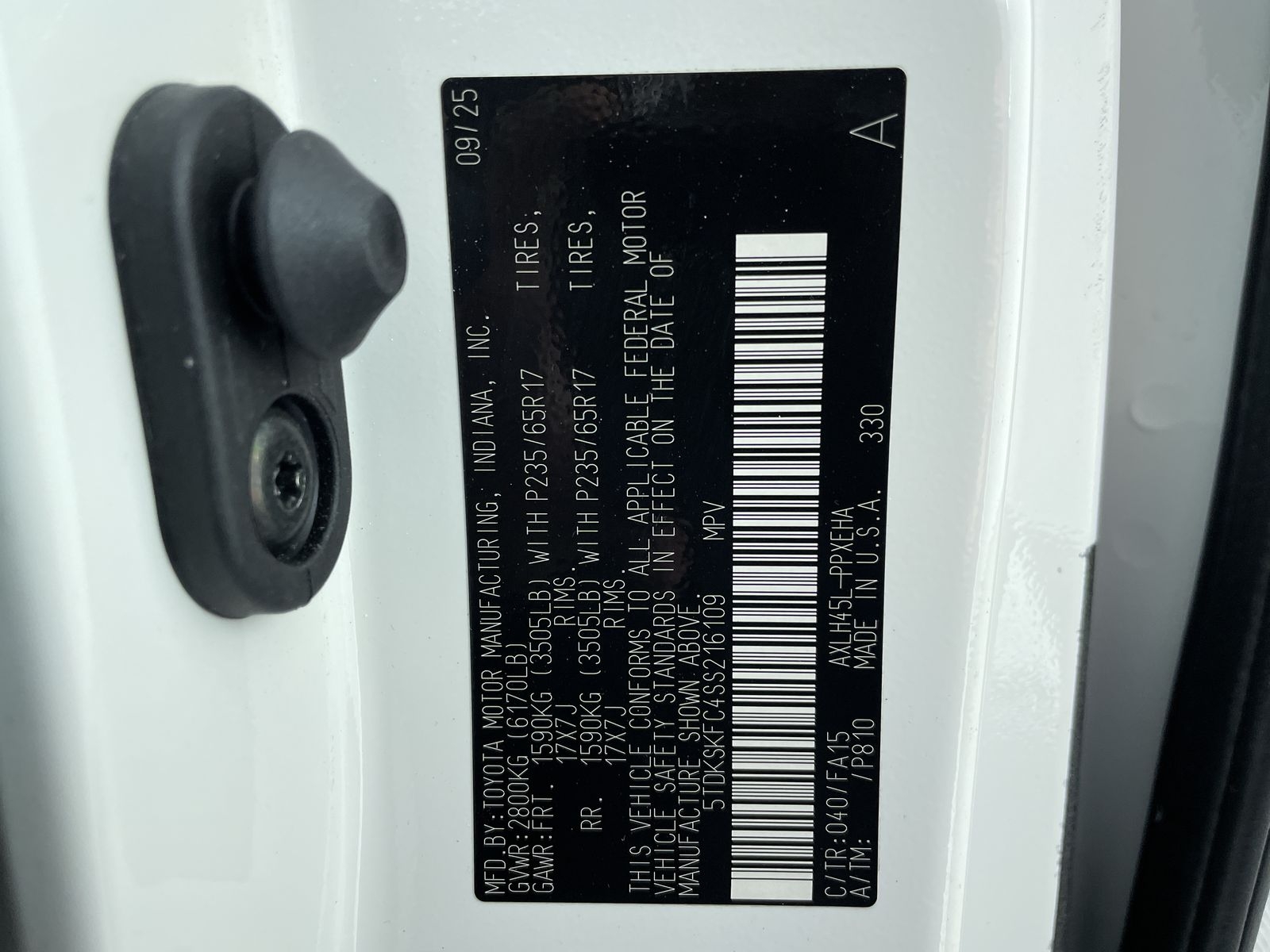 2025 Toyota Sienna LE - Photo 32