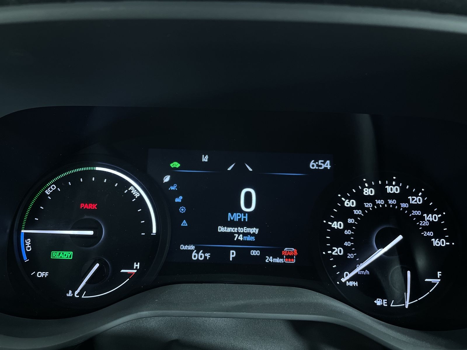 2025 Toyota Sienna LE - Photo 12