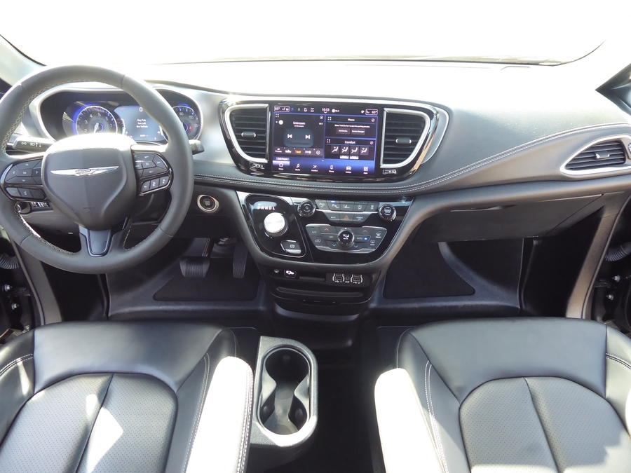 PRE OWNED 2023 Chrysler Pacifica Touring L
