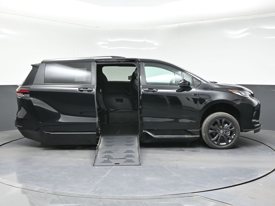 New 2026 Toyota Sienna XSE Sport TS311356