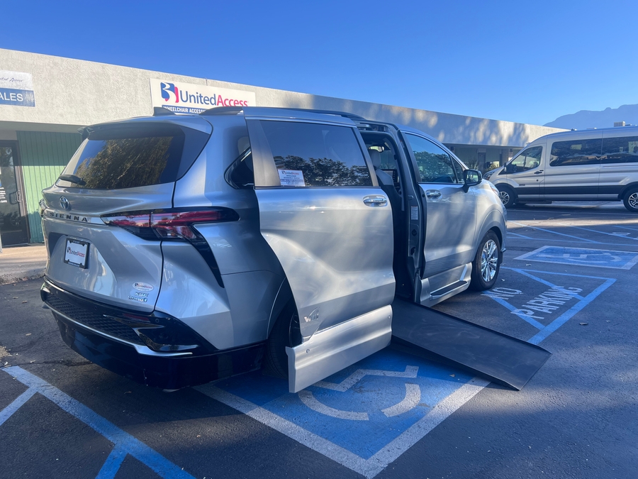 PRE OWNED 2023 Toyota Sienna XSE