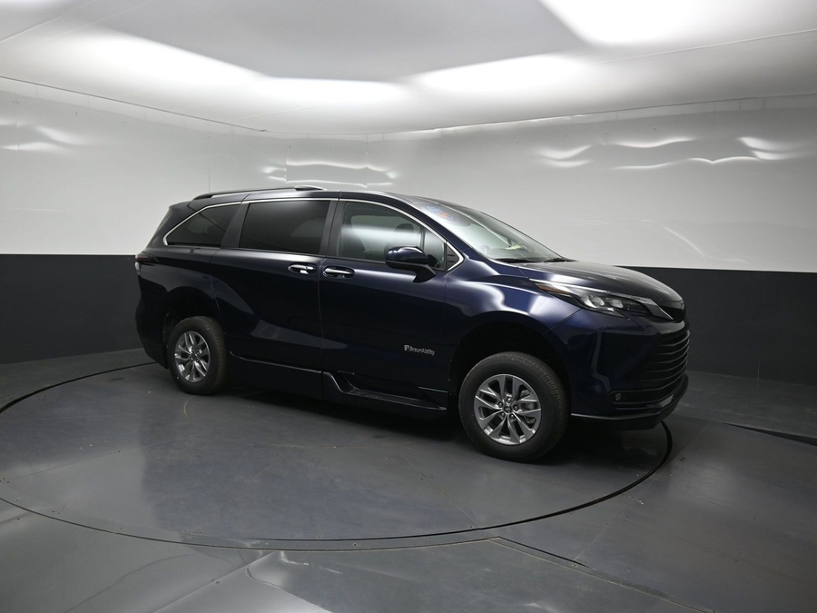 New 2026 Toyota Sienna XLE Add