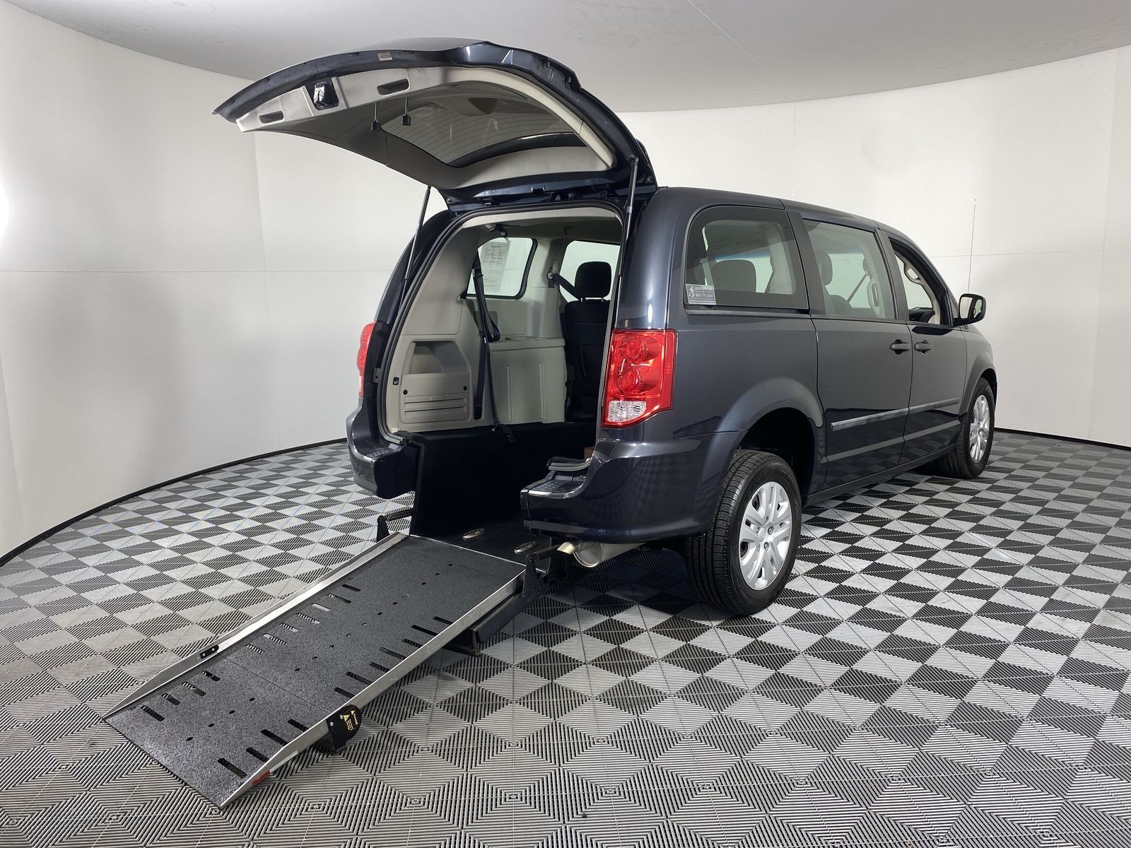 2014 Dodge Grand Caravan American Value Package