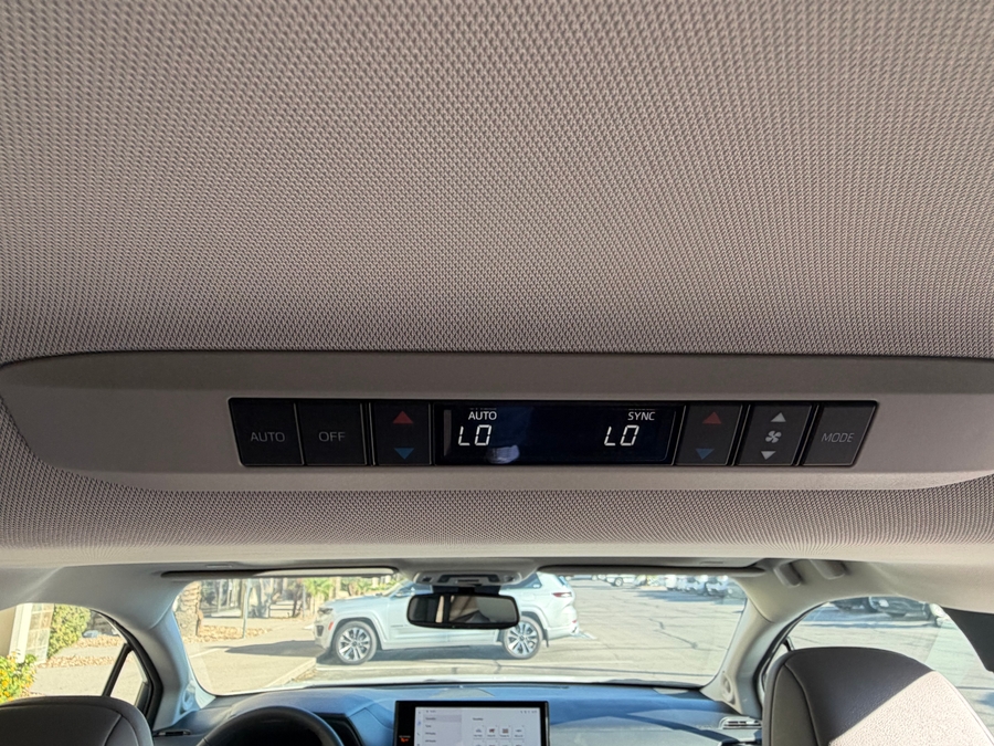PRE OWNED 2026 Toyota Sienna XLE