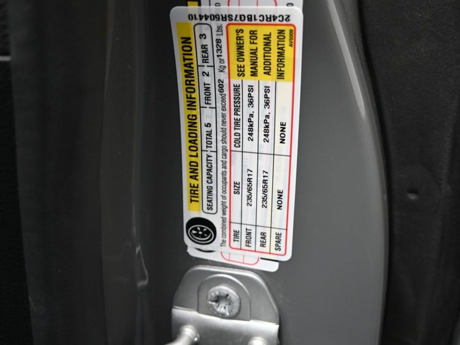 CERTIFIED PRE-OWNED 2025 Chrysler Pacifica Select