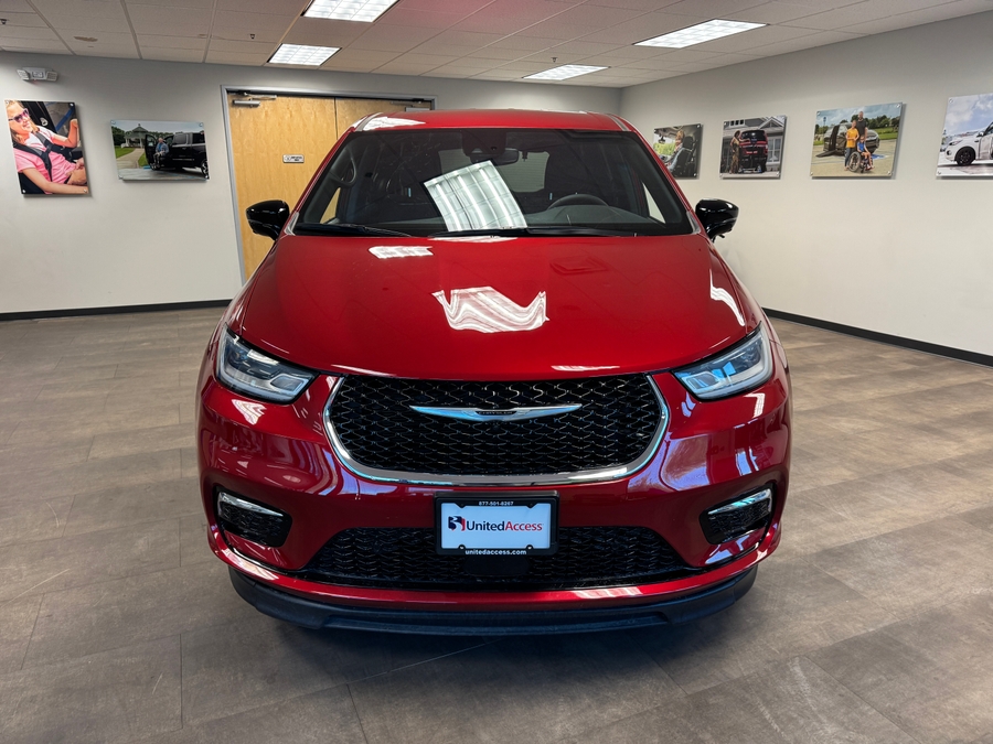 PRE OWNED 2025 Chrysler Pacifica Select