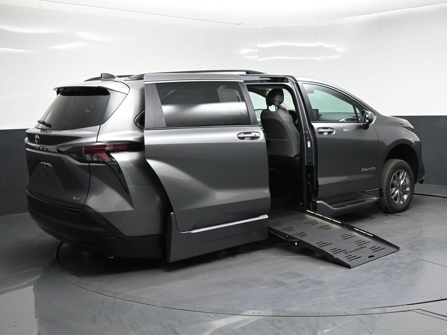 New 2026 Toyota Sienna XLE Add