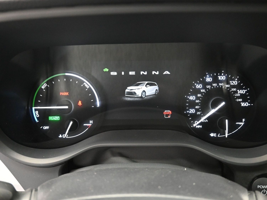 New 2026 Toyota Sienna LE