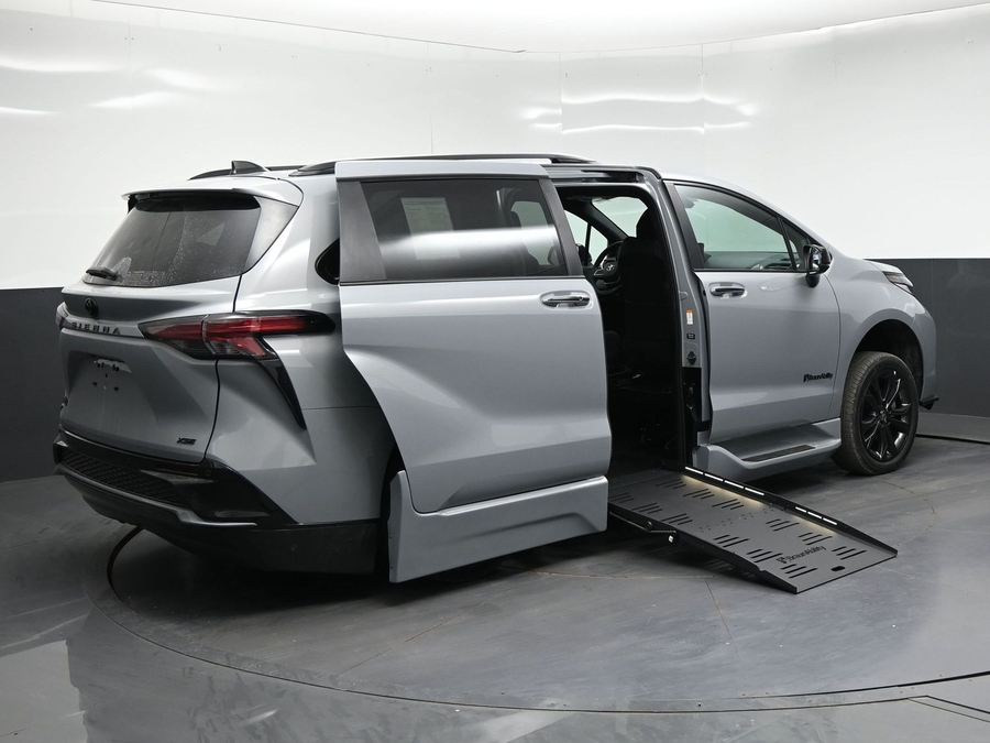 New 2026 Toyota Sienna XSE Sport