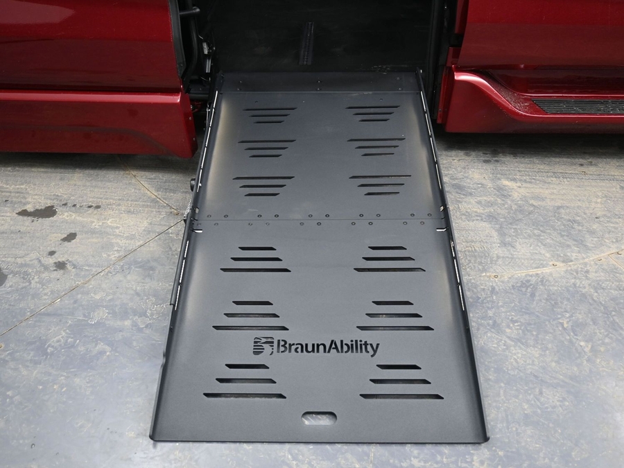 New 2026 Toyota Sienna XLE Base