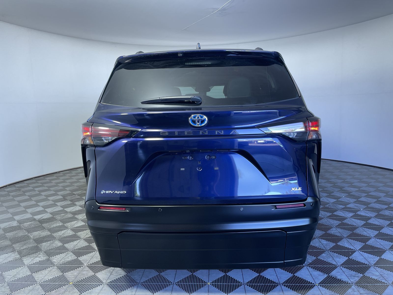 2025 Toyota Sienna XLE - Photo 27